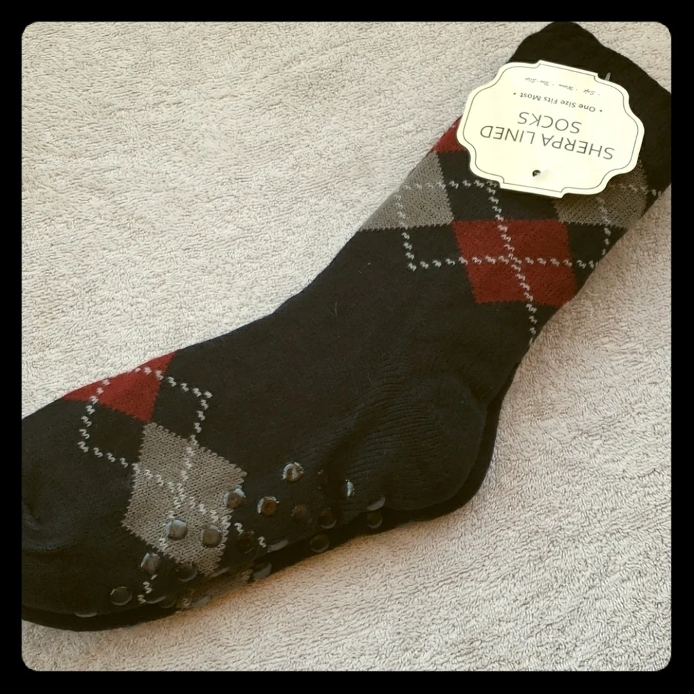 Slipper socks with Faux Shernon-sling with a  Non-slip Tred zfits to Size 11